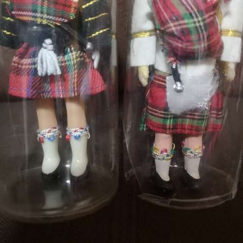 2 Vintage 7` Scottish Beefeater Dolls Eyes Open/Close Bagpipes