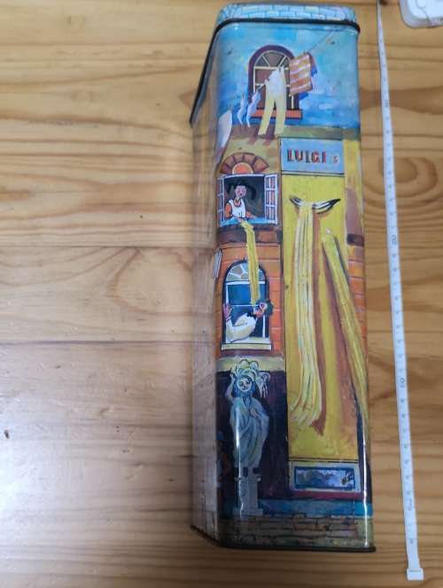 Spaghetti House, Display Tin with arty hilarious depictions. Ideal Restaurant Decor. H +-31.5cm