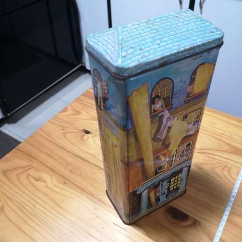 Spaghetti House, Display Tin with arty hilarious depictions. Ideal Restaurant Decor. H +-31.5cm