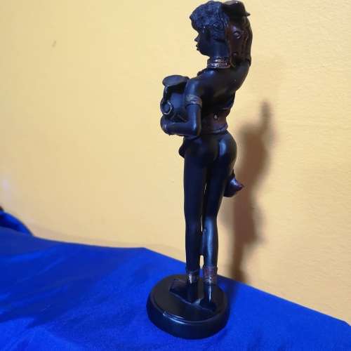 Vintage Resin Black African Woman Figurine with Water Jug. Excellent detail !