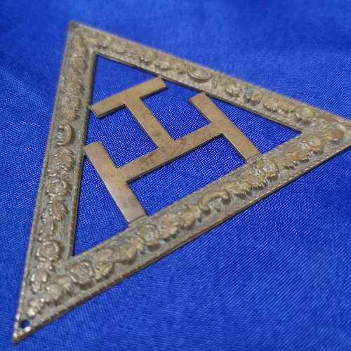 ANTIQUE MASONIC REGALIA ROYAL ARCH TRIPLE TAU in brass