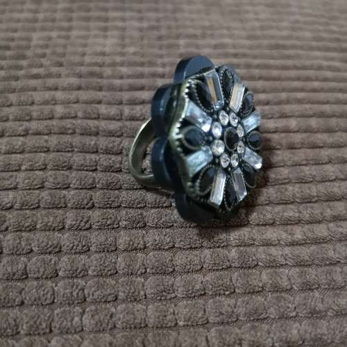 Vintage Handmade Costume ring. Beautiful Piece !!