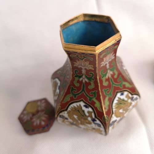 Complete set 4 potiche cloisonné with wooden support. Remarkable works of Art