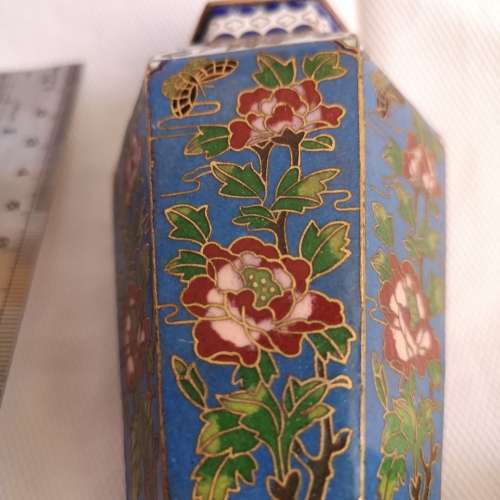 Complete set 4 potiche cloisonné with wooden support. Remarkable works of Art