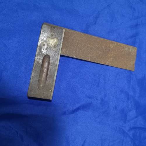VINTAGE BRASS INLAY 7-1/2 X 4-3/4` CARPENTERS STEEL SQUARE WOODWORKING SHOP TOOL