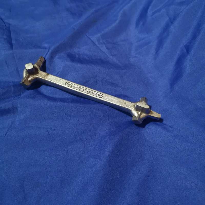 Original Heyco: Drain Plug Wrench 495. High Quality Chrome Vanadium
