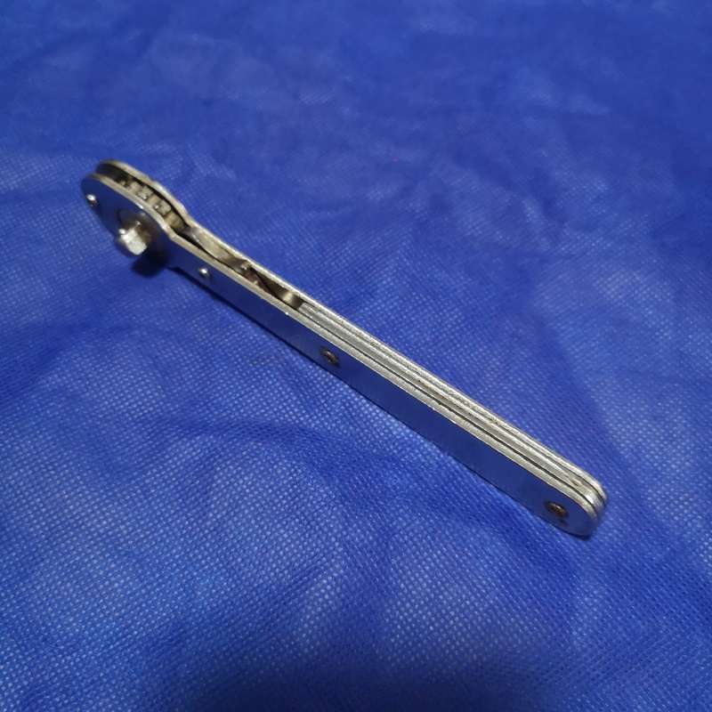 Vintage Flat Reversible Ratchet Wrench 1/4` Drive. Handy for tight spaces