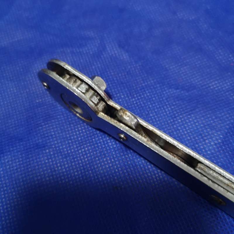 Vintage Flat Reversible Ratchet Wrench 1/4` Drive. Handy for tight spaces