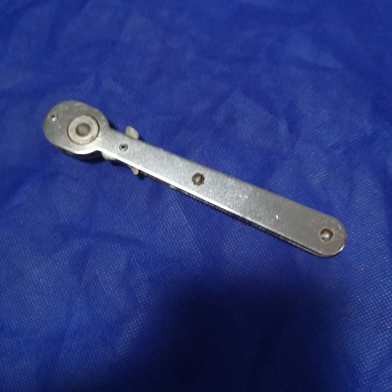 Vintage Flat Reversible Ratchet Wrench 1/4` Drive. Handy for tight spaces