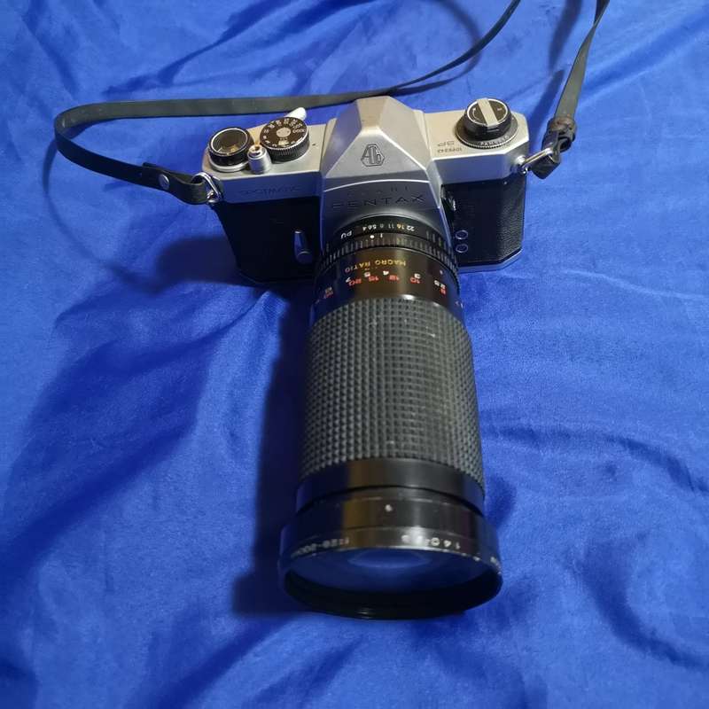 Pentax Asahi Spotmatic with zoom lens. Legendary Camera.