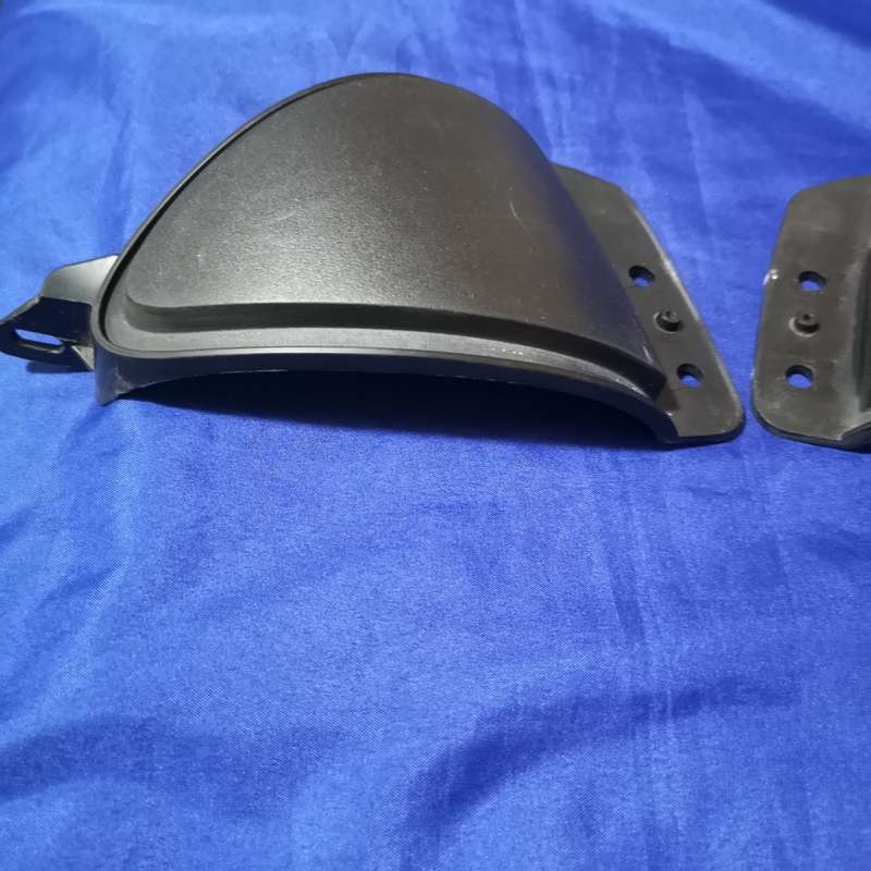 BMW E90 E91 Right & Left Fog Lamp Recess Cover 51117058464 ORIGINAL. PREFACELIFT Bumper only.