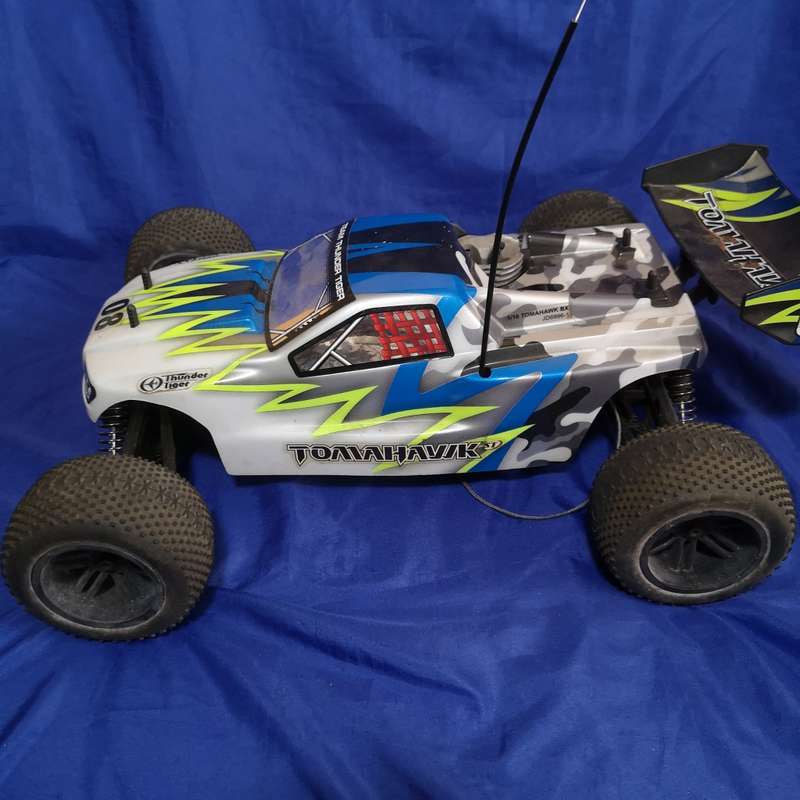 Thunder Tiger Tomahawk ST 1/10 Scale 4WD Nitro Truggy. Project or Spares. Fuel engined