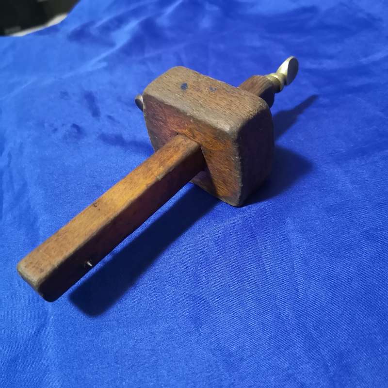 Vintage Wood and brass Mortise gauge, excellent condition