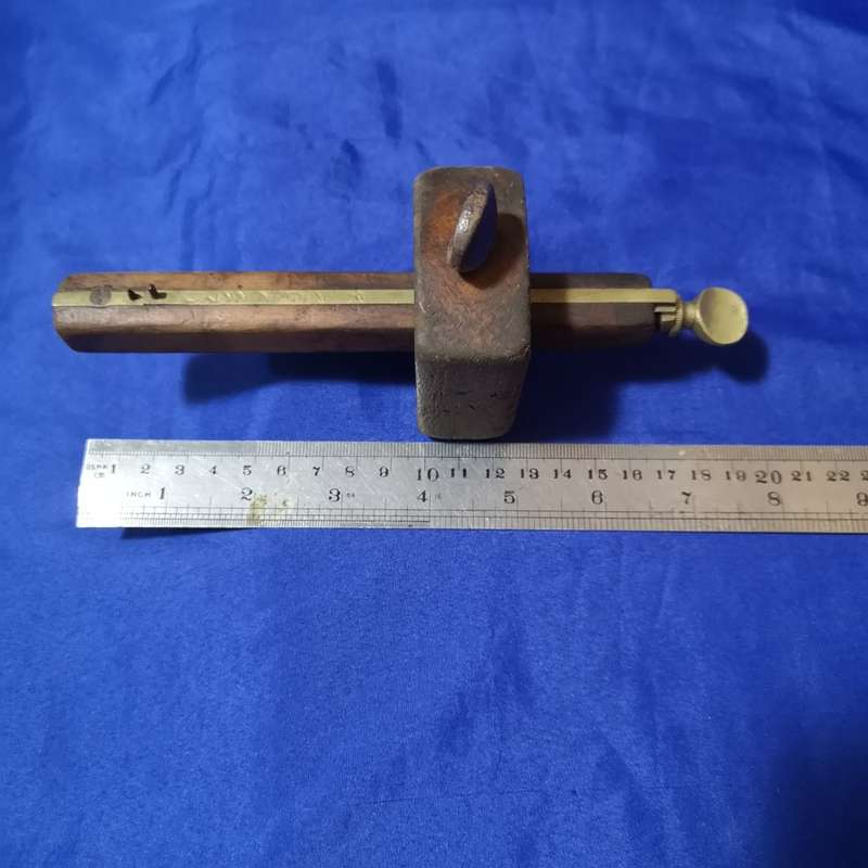 Vintage Wood and brass Mortise gauge, excellent condition