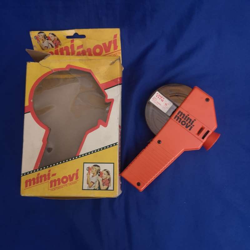 Vintage `Mini Movie` Movie Player with 1 movie