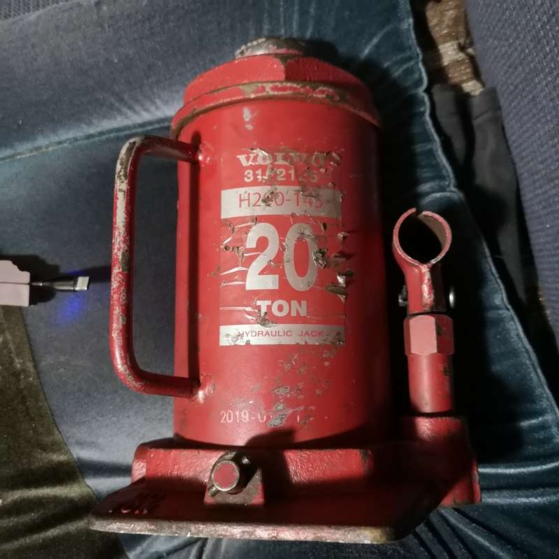 20t Hydraulic Jack. Heavy Duty VOLVO  H290- 145