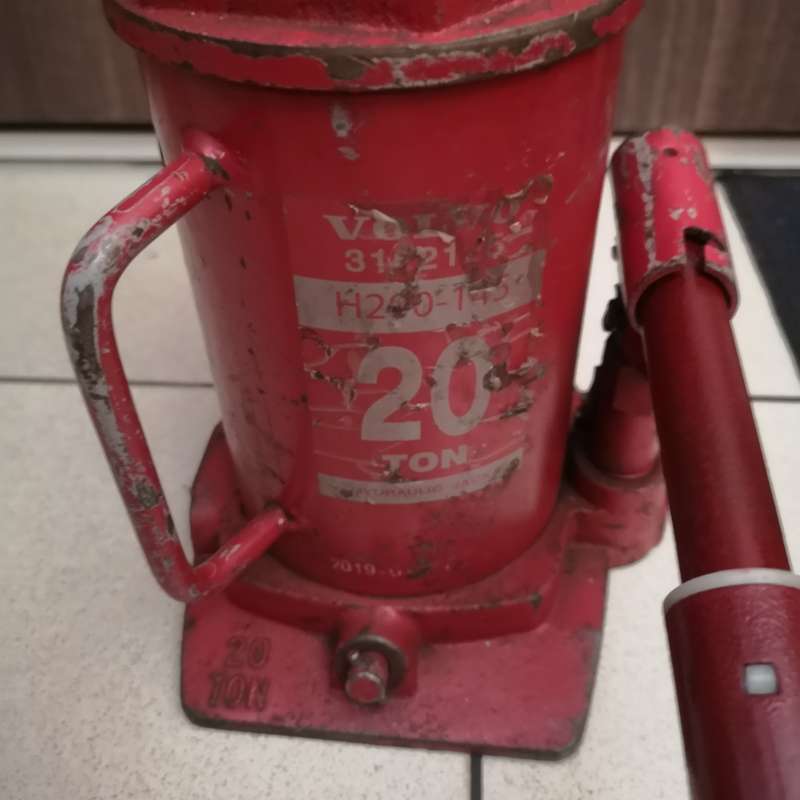 20t Hydraulic Jack. Heavy Duty VOLVO  H290- 145