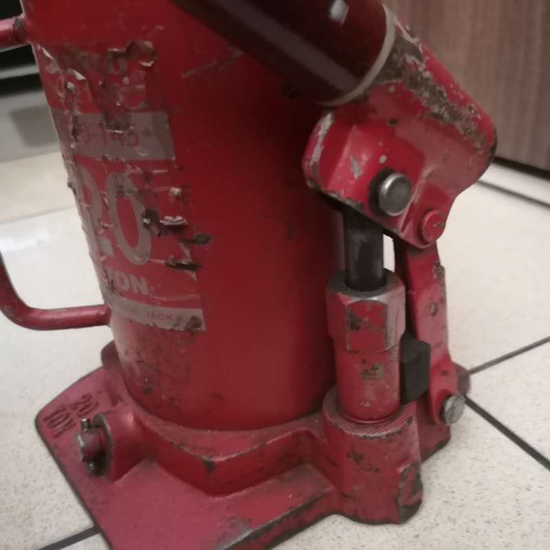 20t Hydraulic Jack. Heavy Duty VOLVO  H290- 145
