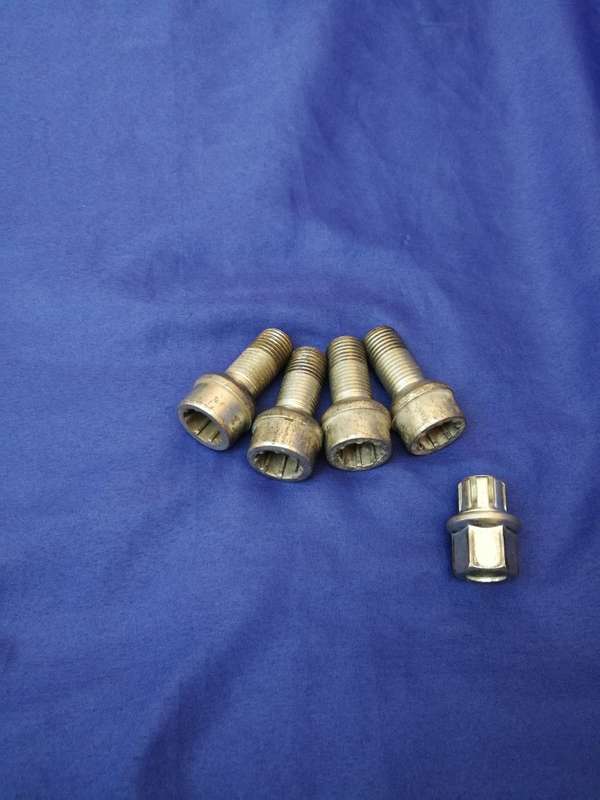 VW Audi Polo, GTi, Locknut set for Alloy wheels. Small diameter head for Gti/ small hole