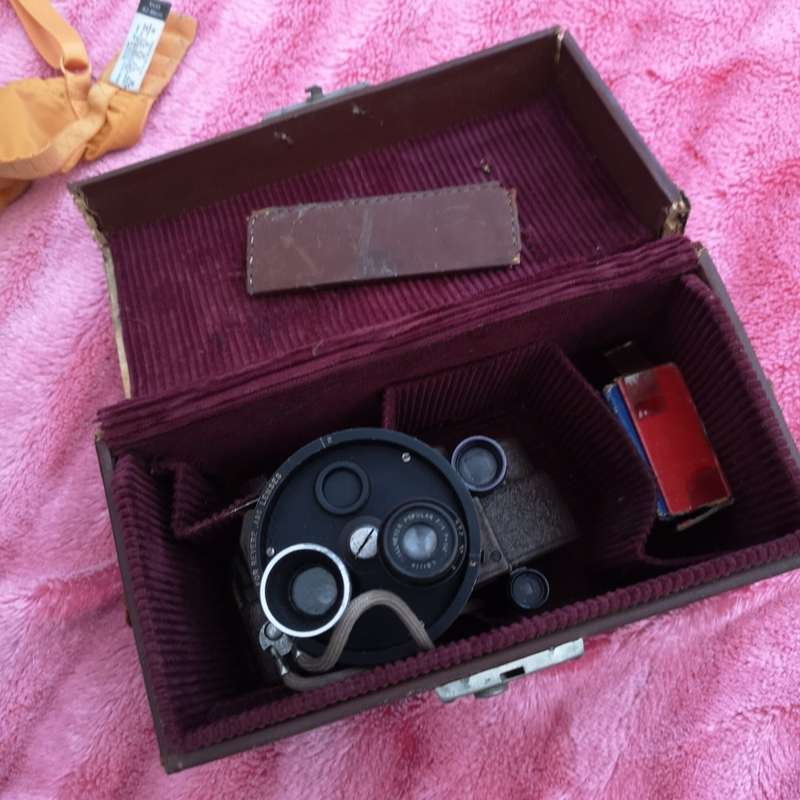 1940s Revere Eight, Model 99 double turret Movie camera