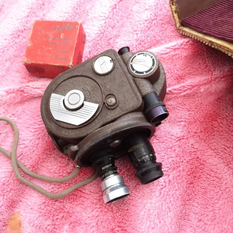 1940s Revere Eight, Model 99 double turret Movie camera