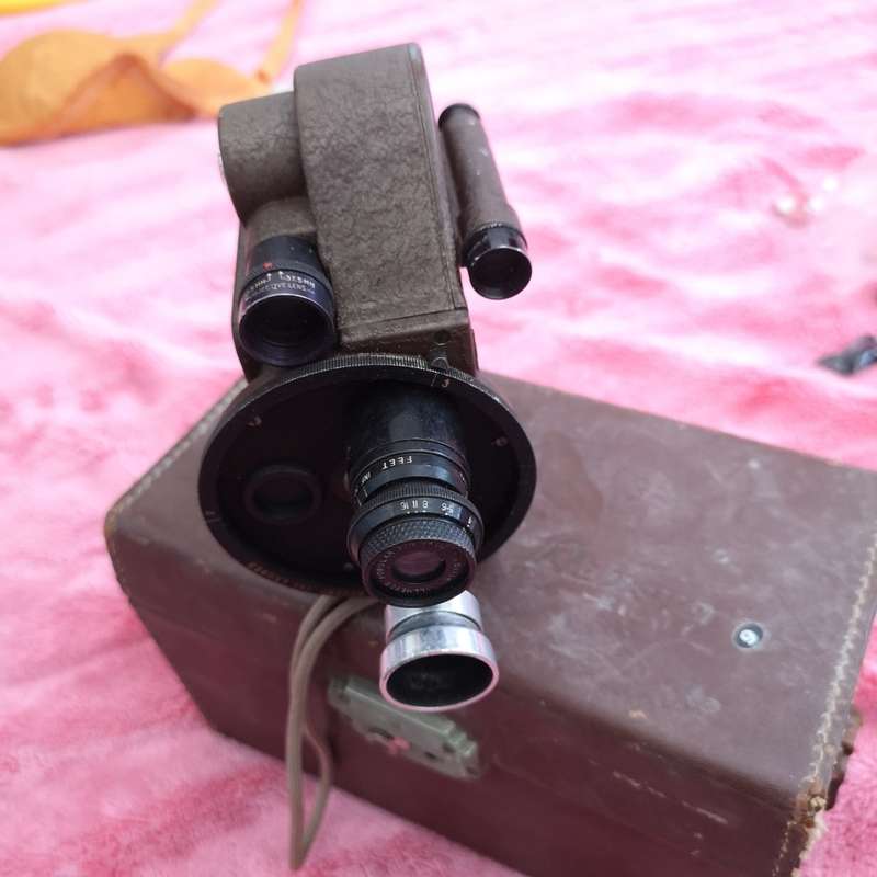 1940s Revere Eight, Model 99 double turret Movie camera