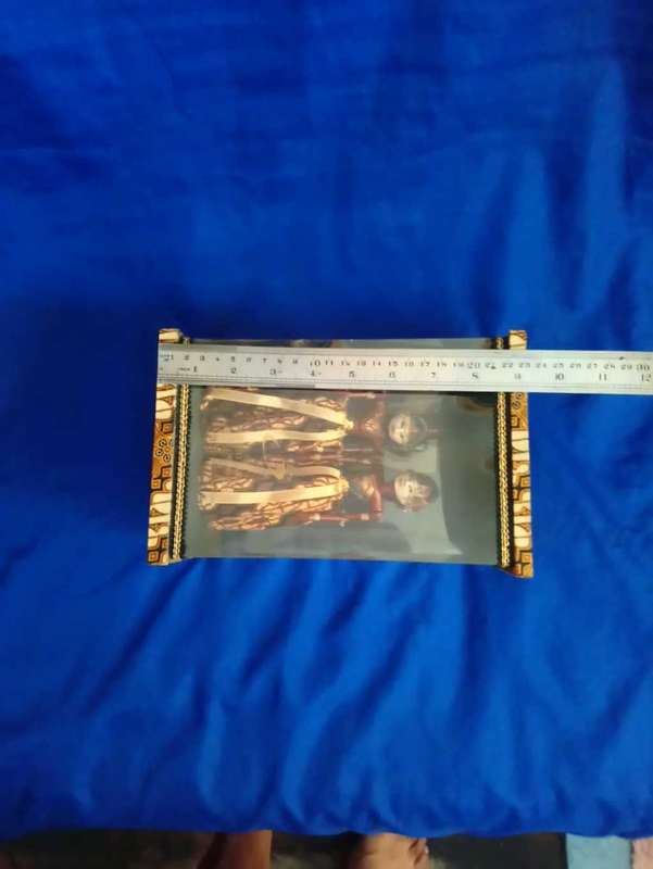 VINTAGE JATARKA INDONESIAN  PUPPET PAIR IN DISPLAY CASE.