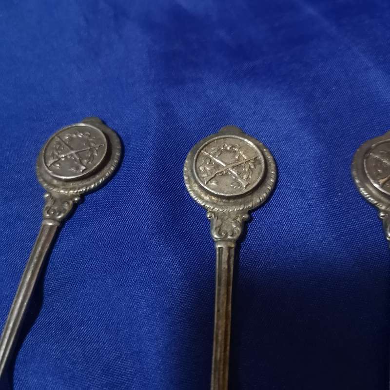 4 Teaspoons EPNS, Rifle logo