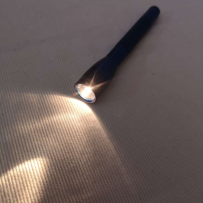 Original Mini Maglite 2AAA Flashlight (Incandescent)