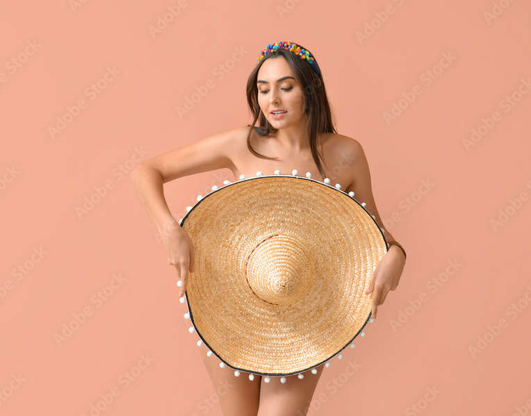 Sombrero Traditional design- large around 21`` or 52cm diameter. Was used as a prop on a photoshoot.