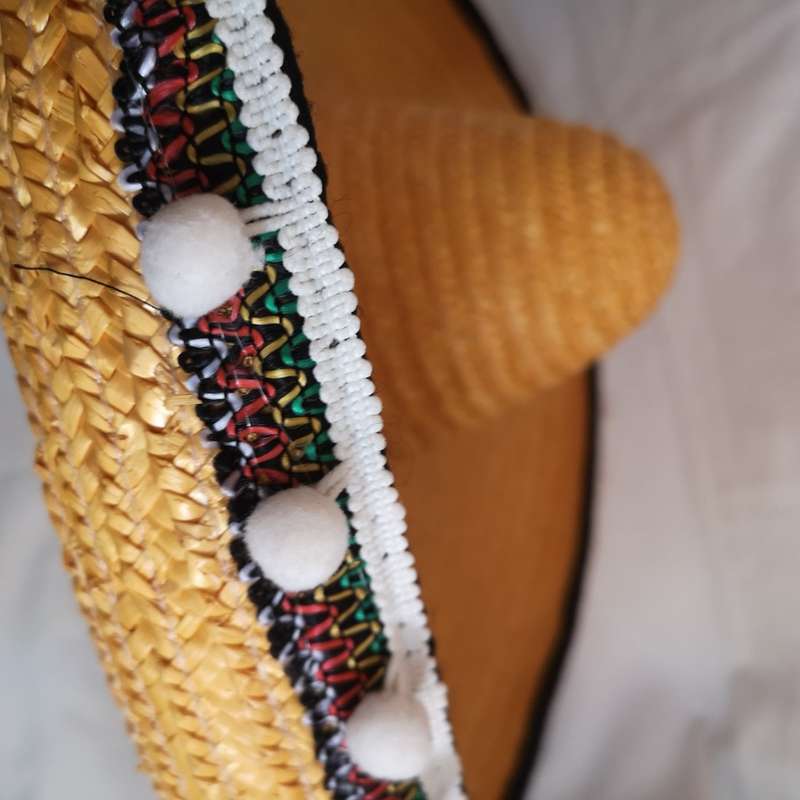 Sombrero Traditional design- large around 21`` or 52cm diameter. Was used as a prop on a photoshoot.