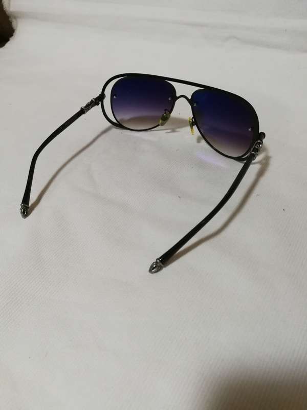 `CHROME HEARTS` Designer Celebrity Sunglasses. Beautiful metal detail with orig case. Read details