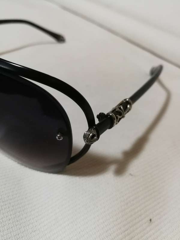 `CHROME HEARTS` Designer Celebrity Sunglasses. Beautiful metal detail with orig case. Read details