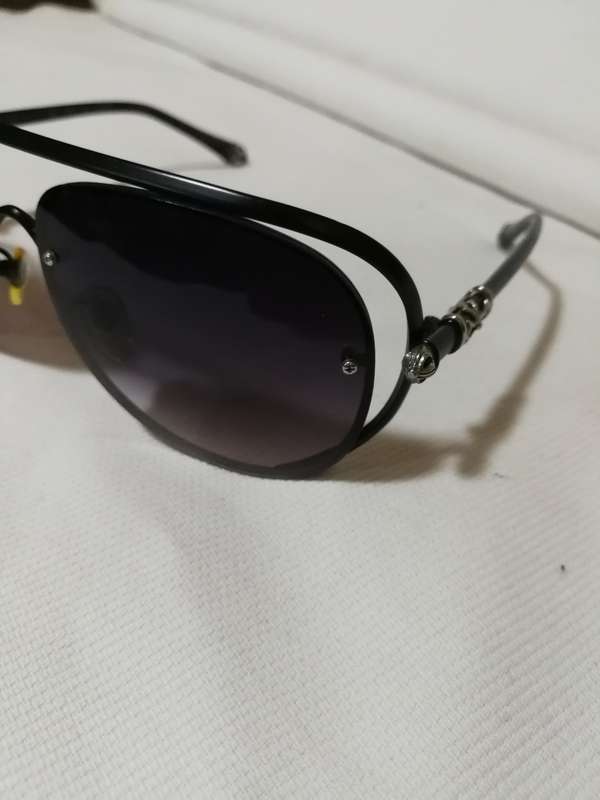 `CHROME HEARTS` Designer Celebrity Sunglasses. Beautiful metal detail with orig case. Read details