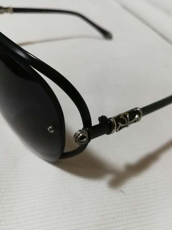 `CHROME HEARTS` Designer Celebrity Sunglasses. Beautiful metal detail with orig case. Read details