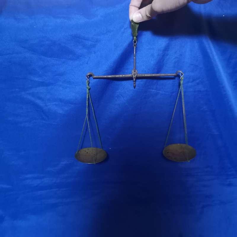 Antique Travelling Apothecary Chemist Balance Scales and Weights in Box. Made in England