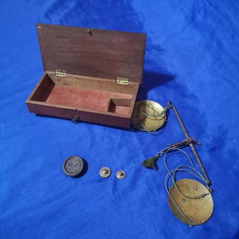 Antique Travelling Apothecary Chemist Balance Scales and Weights in Box. Made in England