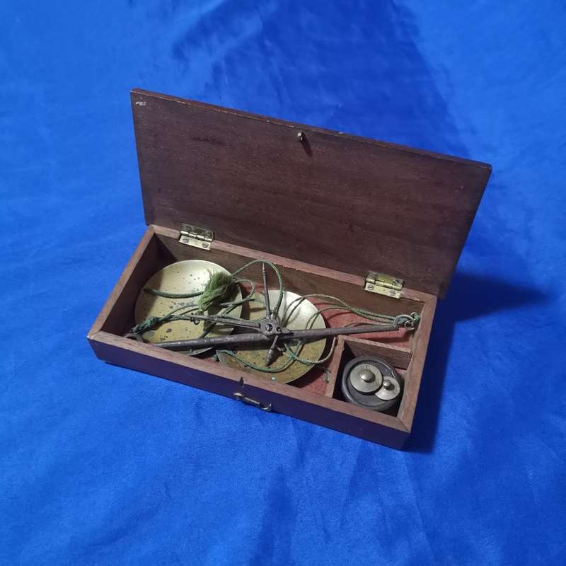 Antique Travelling Apothecary Chemist Balance Scales and Weights in Box. Made in England