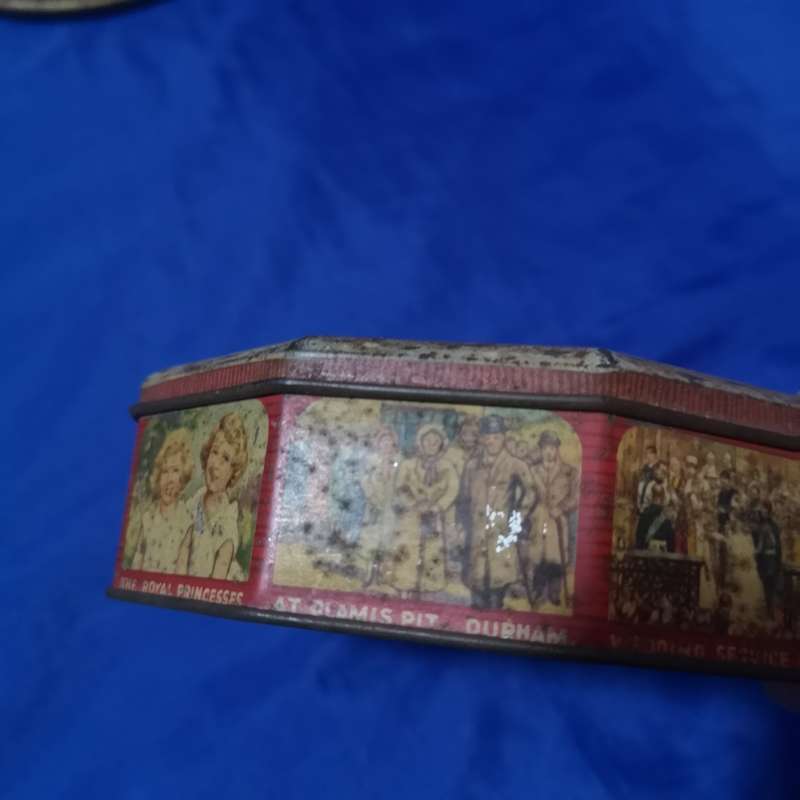 Vintage 1937 Souvenir Tin to celebrate the Coronation King Edward 111, Rown Tree Chocolates