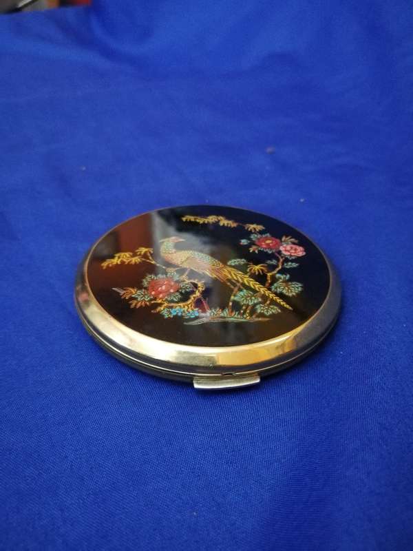 Stratton London compact powder box. 1950s