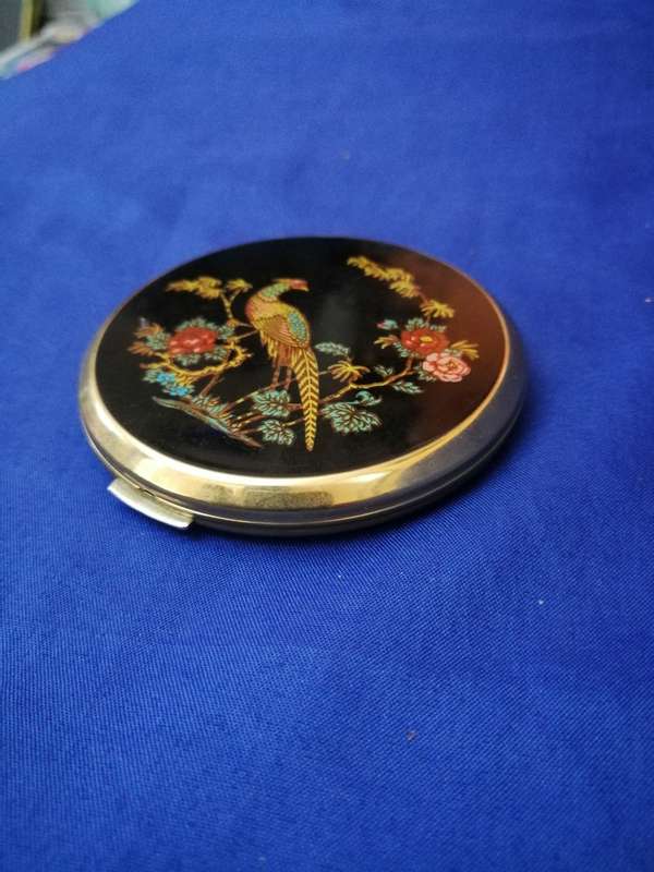 Stratton London compact powder box. 1950s