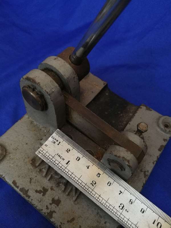 Mini cutter with lever arm. Made in Japan