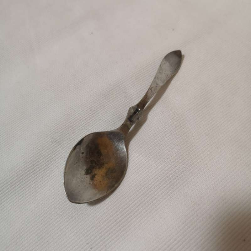 RARE HONEY SPOON ROBERTS & BELK WITH PATENT HOOK 3893-08 SILVER PLATE (UNSURE)