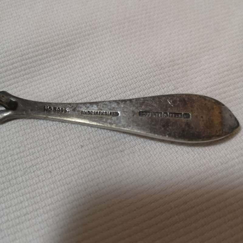 RARE HONEY SPOON ROBERTS & BELK WITH PATENT HOOK 3893-08 SILVER PLATE (UNSURE)