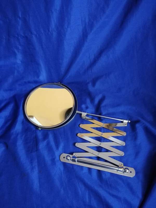 Expandable Wall Mount 2 Sided Mirror. Unused