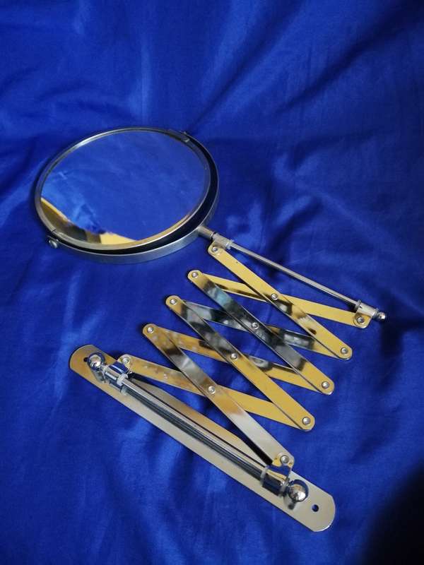 Expandable Wall Mount 2 Sided Mirror. Unused