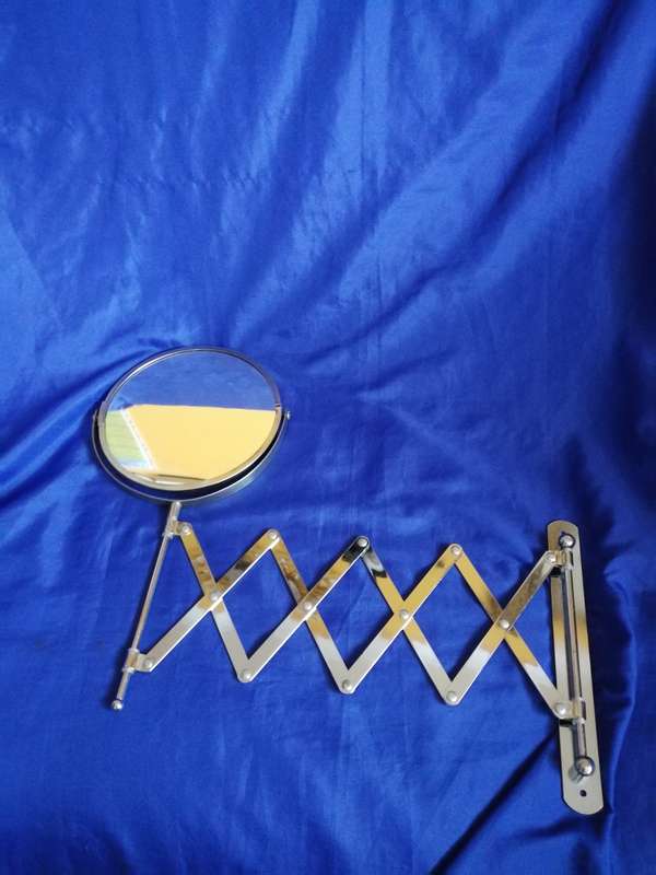 Expandable Wall Mount 2 Sided Mirror. Unused