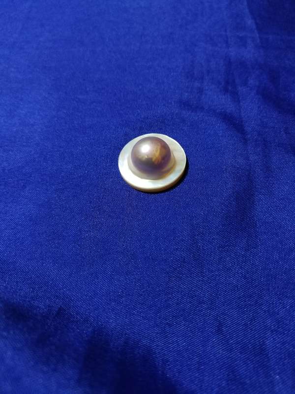 Mabe Pearl- full/ blister pear, high quality lustre. Suitable for clasp or pendant