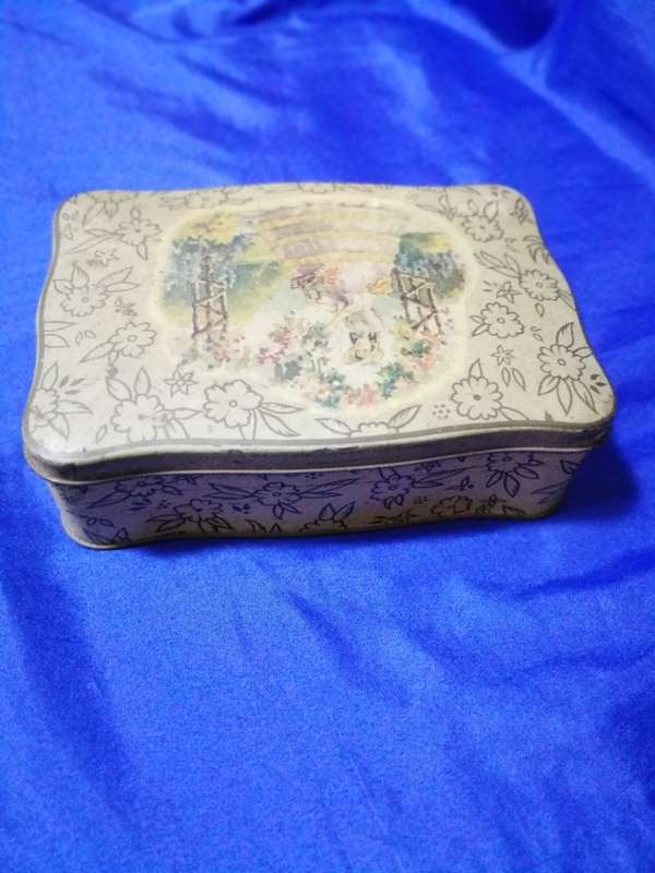 Vintage Mansfield. The Metal Box Company B.W. & M. A Rare Find- Made in England