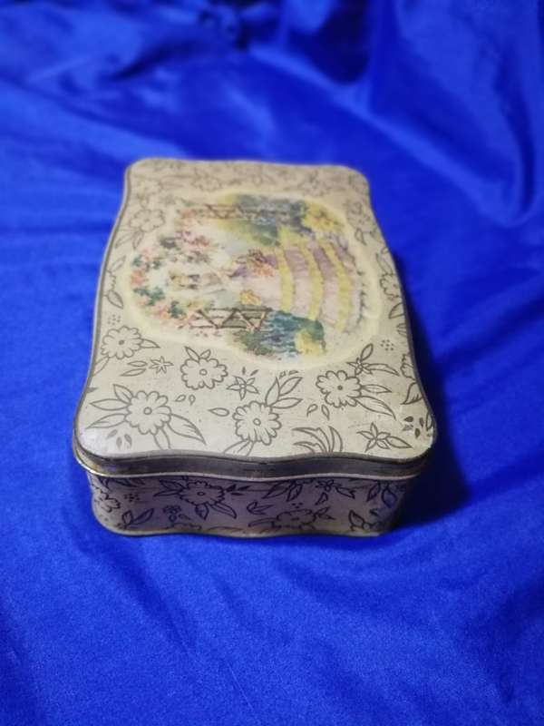 Vintage Mansfield. The Metal Box Company B.W. & M. A Rare Find- Made in England
